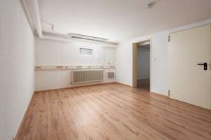 Stilvolles Einfamilienhaus mit Sauna, großem Grundstück und modernisierter Technik in Oberneuland – Die vollständige Adresse der Immobilie erhältst du vom Anbieter., 28355 Oberneuland, Bremen – Vorschaubild 10