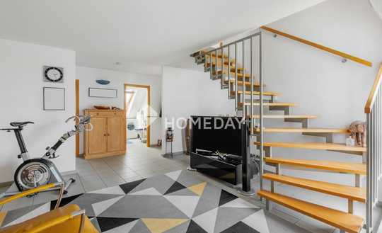 Wohnen auf zwei Ebenen – stilvolle Maisonette mit Balkon und Tiefgarage!
