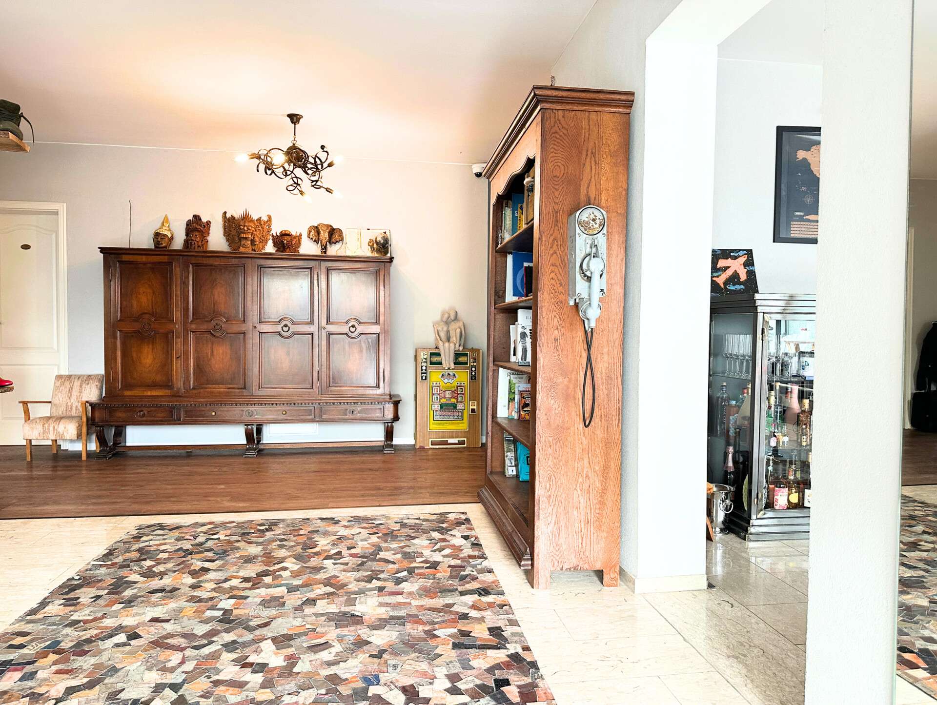 Immobilie in Erzhausen - VIEL PLATZ FÜR FAMILIE, HOME OFFICE & GÄSTE: Modernisiertes EFH +  Einliegerwohnung (vermietet) - Bild 0