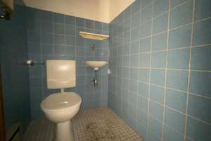 BUNGALOW MIT GROSSEM GARTEN UND GARAGE – RENOVIERUNGSBEDÜRFTIG MIT VIEL POTENZIAL – Die vollständige Adresse der Immobilie erhältst du vom Anbieter., 81827 Waldtrudering, München – Vorschaubild 17