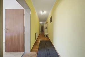 Leben im Herzen Göggingens: 4ZKB-Wohnung in Top-Lage | inkl. Stellpl. | Süd-Terrasse | WG geeignet – Die vollständige Adresse der Immobilie erhältst du vom Anbieter., 86199 Göggingen-Süd, Augsburg – Vorschaubild 3