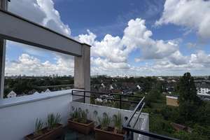 Düsseldorf im (Über-)Blick: Kleines Penthouse mit Dachterrasse und TG in Rath. – Die vollständige Adresse der Immobilie erhältst du vom Anbieter., 40472 Rath, Düsseldorf – Vorschaubild 6