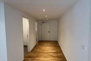 Top zentrale moderne  4-Zimmer-Wohnung mit 2 Balkonen in Nürnberg – Lessingstraße 4, 90443 Tafelhof, Nürnberg – Vorschaubild 3