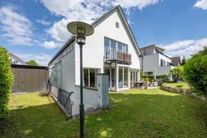 AIGNER - Gepflegtes Architektenhaus mit traumhaftem Garten in Aubing – Die vollständige Adresse der Immobilie erhältst du vom Anbieter., 81243 Aubing-Süd, München – Vorschaubild 11