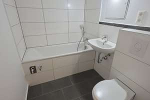 Sommeraktion bis 31.08.2026 – Hochwertige 3-Zimmer-Wohnung im Erstbezug mit Balkon und EBK-Option – Telemannstraße 32, 6124 Südliche Neustadt, Halle (Saale) – Vorschaubild 7