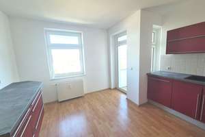 Attraktive 2-Raum-Wohnung mit Einbauküche in einem sanierten Gründerzeithaus, zentrumsnah in Chemnit – Gießerstraße 53, 9130 Sonnenberg, Chemnitz – Vorschaubild 3