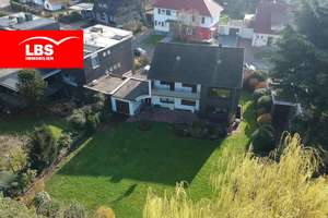 Freistehendes Zweifamilienhaus mit großem Garten und Balkon I TOP-Wohnlage! – Die vollständige Adresse der Immobilie erhältst du vom Anbieter., 45481 Saarn, Mülheim an der Ruhr – Vorschaubild 1