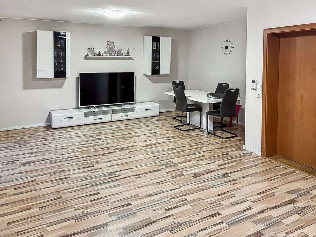 Immobilie in Cloppenburg - Durchdachte Aufteilung - Gut gelegenes und bezugsfreies Reihenmittelhaus in Cloppenburg - Bild 3