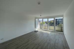 Im 7. Himmel - möbliert, kernsaniert mit Ausblick und Südbalkon