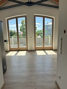 Exklusive 4-Zimmer-Wohnung mit 130 m2, hochwertige Ausstattung und sonnigem Balkon