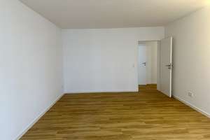 Frisch renovierte 4-Zimmer Wohnung mit Wintergarten in der Südstadt ! – Kleine Düwelstraße 15, 30171 Südstadt, Hannover – Vorschaubild 2
