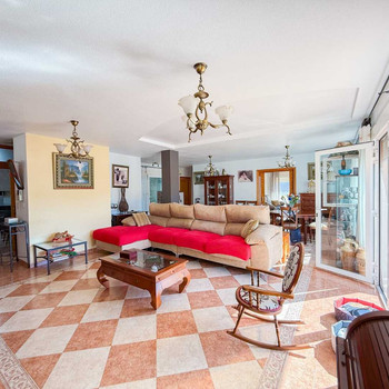 Wir präsentieren Ihnen diese spektakuläre freistehende Villa zum Verkauf in Los Geráneos, Águilas, e