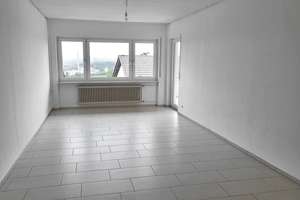 Großzügiges Reihenmittelhaus 
mit Balkon, Terrasse, 
kleinem Garten und Garage 
in Neckarwestheim – Die vollständige Adresse der Immobilie erhältst du vom Anbieter., 74382 Neckarwestheim – Vorschaubild 3