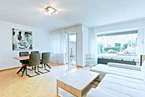 Möbliertes Reihenmittelhaus in schöner Lage - besonders familienfreundlich – Düsseldorf – Vorschaubild 1