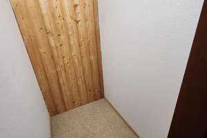 Gepflegte 4,5-Zimmer-Wohnung mit Balkon in ruhigem Mehrfamilienhaus – Reutlingen – Die vollständige Adresse der Immobilie erhältst du vom Anbieter., 72762 Reutlingen-Mitte, Reutlingen – Vorschaubild 11