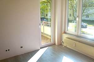 2-Zimmer Wohnung im 2. OG, frisch saniert in Fallersleben – Hahnenkamp 8, 38442 Fallersleben, Wolfsburg – Vorschaubild 2