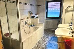 *PREISREDUZIERUNG* Energetisch modernisiertes 2-Fam.-Wohnhaus mit zusätzlich ausgeb. Dachgeschoss i – Die vollständige Adresse der Immobilie erhältst du vom Anbieter., 97461 Hofheim in Unterfranken – Vorschaubild 13