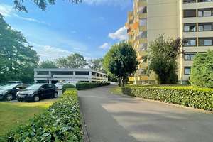 Hofheim am Taunus-Wallau: Angenehme, barrierefreie 4 Zi. Wohnung - herrlicher  Balkon mit Fernblick – Die vollständige Adresse der Immobilie erhältst du vom Anbieter., 65719 Hofheim am Taunus – Vorschaubild 2