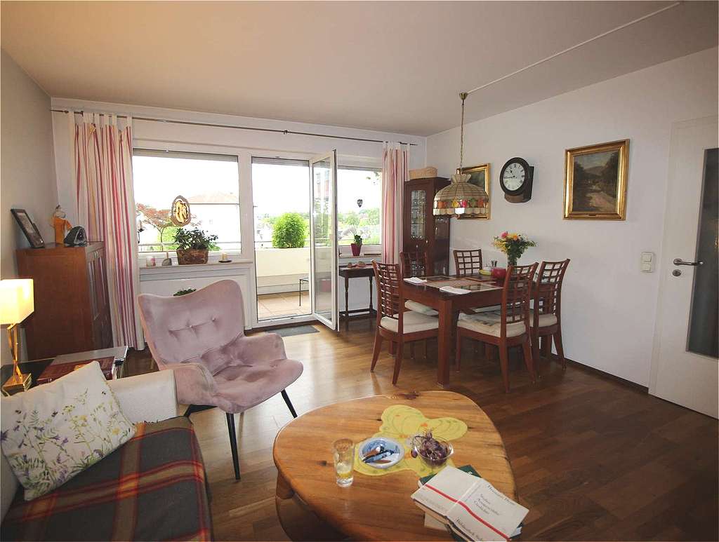 Hanau Kesselstadt Sehr schöne 3 Zimmer Eigentumswohnung mit großen Sonnenbalkon