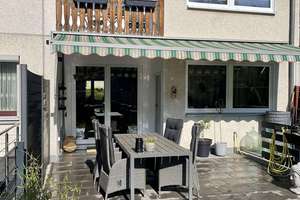 Modernes Zuhause mit Herz: Reihenhaus mit Garten, Terrasse und Garage