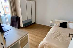 Gepflegte 2-Zimmer-Wohnung mit EBK und drei Balkonen in Mainz-Neustadt – Die vollständige Adresse der Immobilie erhältst du vom Anbieter., 55118 Neustadt, Mainz – Vorschaubild 2