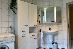 Platz für Familie, Mieter oder Ideen: 3 Wohnungen + Ladengeschäft + Gewerbe auf großem Grundstück – Die vollständige Adresse der Immobilie erhältst du vom Anbieter., 94375 Stallwang – Vorschaubild 15
