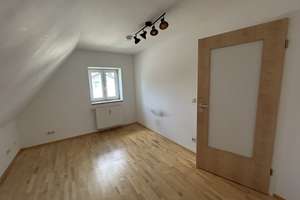 Attraktive,  helle  3-Zimmer DG-Wohnung,   Ingolstadt-Süd – Kothauer Str. 46, 85053 Südost, Ingolstadt – Vorschaubild 6
