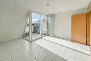 AUßERGEWÖHNLICH! EINMALIG SCHÖNE DG-WOHNUNG MIT DACHTERRASSE, 2 BALKONEN & AUFZUG! PROVISIONSFREI!