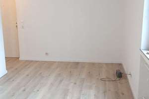Mitten in der City von Essen - Kleines Single-Appartment neu zu vermieten! – Am Waldthausenpark 15, 45127 Stadtkern, Essen – Vorschaubild 3