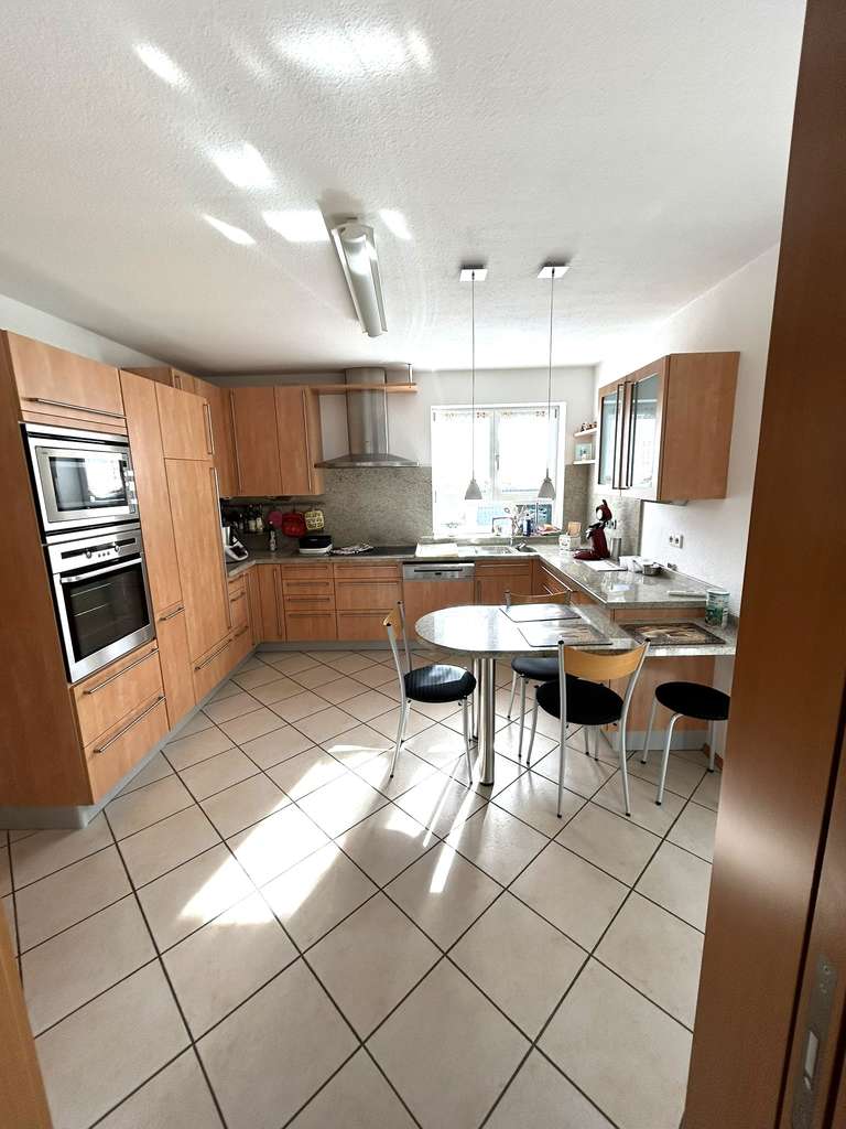 Immobilie in Ötigheim - Großzügiges EFH mit Büromöglichkeit im UG - Bild 3