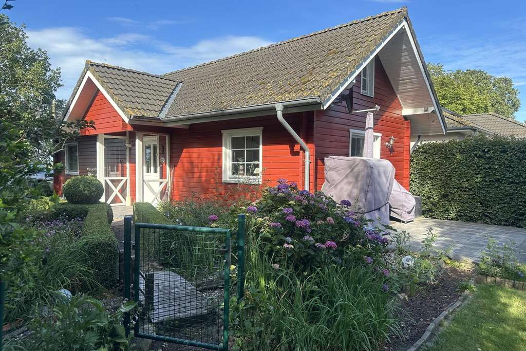 Immobilie in Fuhlendorf - Charmanter Bungalow am Bodden nahe der Ostsee - Bild 1