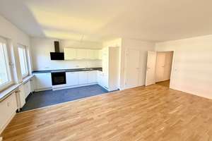 Mit neuer EBK! Lichtdurchflutete 2-Zimmer-Wohnung