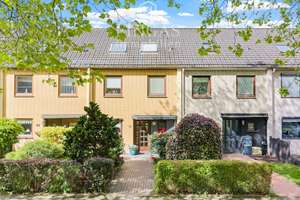 ***Licht. Platz. Möglichkeiten. Reihenhaus in Bremen-Marßel***