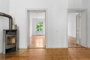 Exklusive Altbauwohnung mit Kamin, Fischgrätparkett und Südbalkon – Die vollständige Adresse der Immobilie erhältst du vom Anbieter., 10247 Friedrichshain, Berlin – Vorschaubild 9
