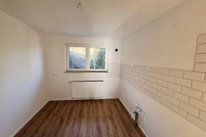 Erstbezug nach Sanierung – Charmantes Reihenhaus mit Garage in Niederstetten – Rebenweg 20, 97996 Niederstetten – Vorschaubild 7