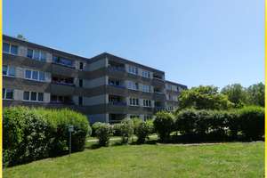 Wittenau! 2 + 2 halbe Zimmer DG-Eigentumswohnung mit schöner Loggia in der 3.OG mit Grünblick