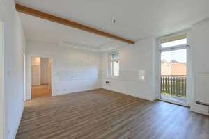 Erstbezug nach Sanierung -  Moderne 4-Zimmerwohnung in ruhiger Lage sofort zur Miete!