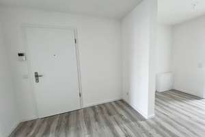 Großzügige 3-Zi-Wohnung mit Balkon-Loggia, zwei Bädern, großen Schlafzimmern und offener Küche – Im Dorf 14, 51381 Lützenkirchen, Leverkusen – Vorschaubild 3