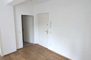 Moderne 2-Zimmer-Wohnung mit Balkon im Herzen von Köln – Hansaring 32, 50670 Köln – Vorschaubild 2