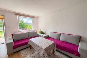 Wohnen und vermieten in Lübeck: Dreifamilienhaus mit frei werdender Eigentümerwohnung – Die vollständige Adresse der Immobilie erhältst du vom Anbieter., 23560 Sankt Jürgen, Lübeck – Vorschaubild 5