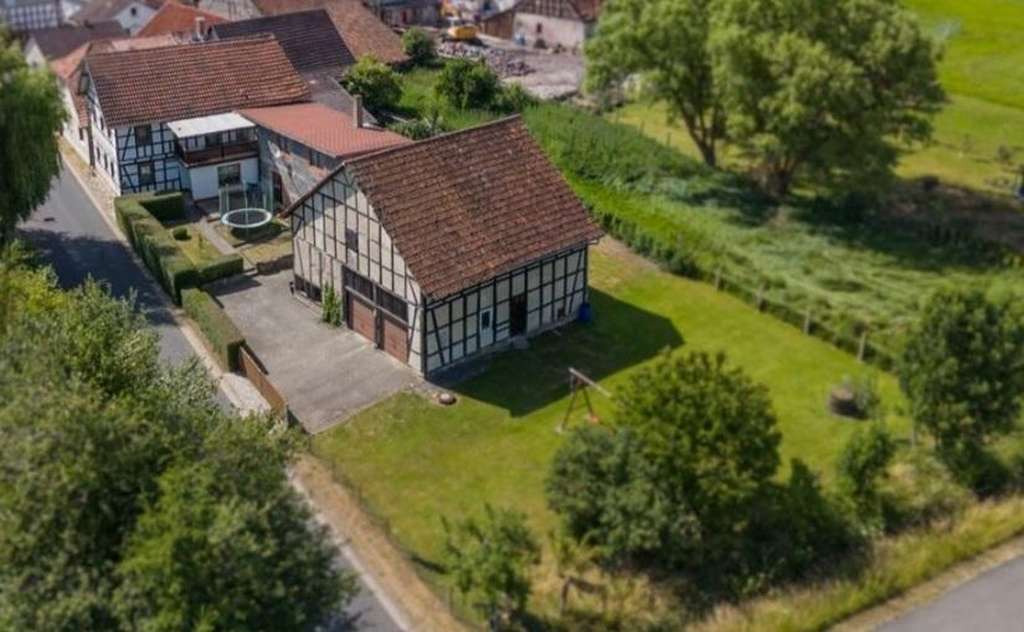 Immobilie in Heldburg - Haus mit großem Garten, ländlich, ruhige Ortsrandlage - Bild 1