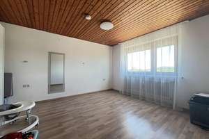 Großzügige 3-Zimmer-Wohnung im gepflegten 5-Familien-Haus – Die vollständige Adresse der Immobilie erhältst du vom Anbieter., 71083 Herrenberg – Vorschaubild 2