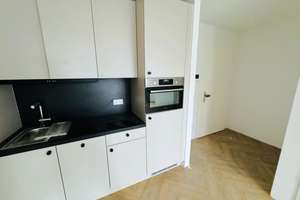 Sehr ruhige Wohnung zum Innenhof mit EBK, Abstellkammer, Balkon und Waschmaschinenanschluss! – Otto-Franke-Straße 45, 12489 Adlershof, Berlin – Vorschaubild 11