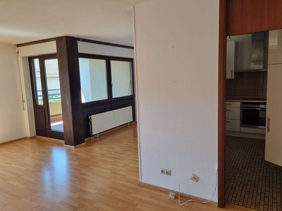 Blick auf Esszimmer und Balkon
