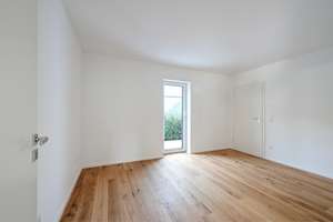 Erstbezug! Wohnen mit Stil und Raum – 9-Zimmer-Einfamilienhaus mit Wellnessbereich & Garten – Die vollständige Adresse der Immobilie erhältst du vom Anbieter., 85465 Langenpreising – Vorschaubild 11