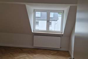 Freundliche, komforftable 2,5-Zimmer-DG-Wohnung mit gehobener Innenaustattung zur Miete – Bussardweg 6, 42115 Elberfeld West, Wuppertal – Vorschaubild 3