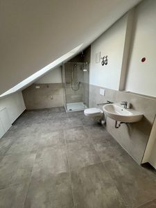 Charmante 3-Zimmer Dachgeschosswohnung mit 2 Balkone in Eiselfing