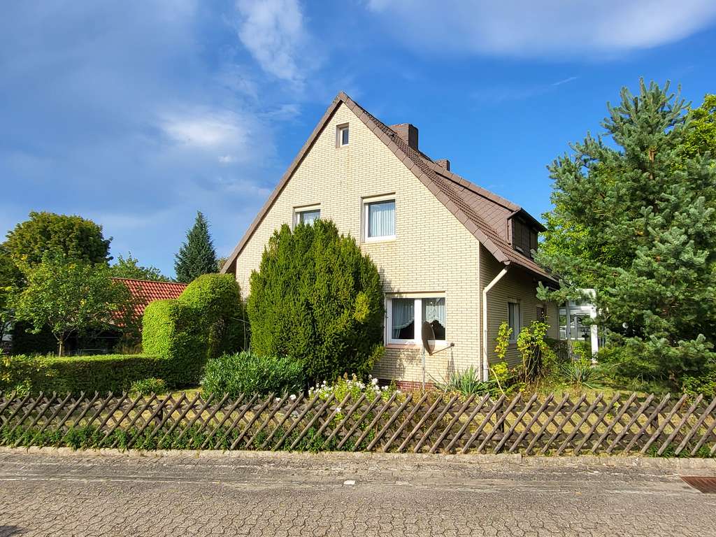 Immobilie in Südheide - Einfamilienhaus mit vielen Möglichkeiten - Bild 1