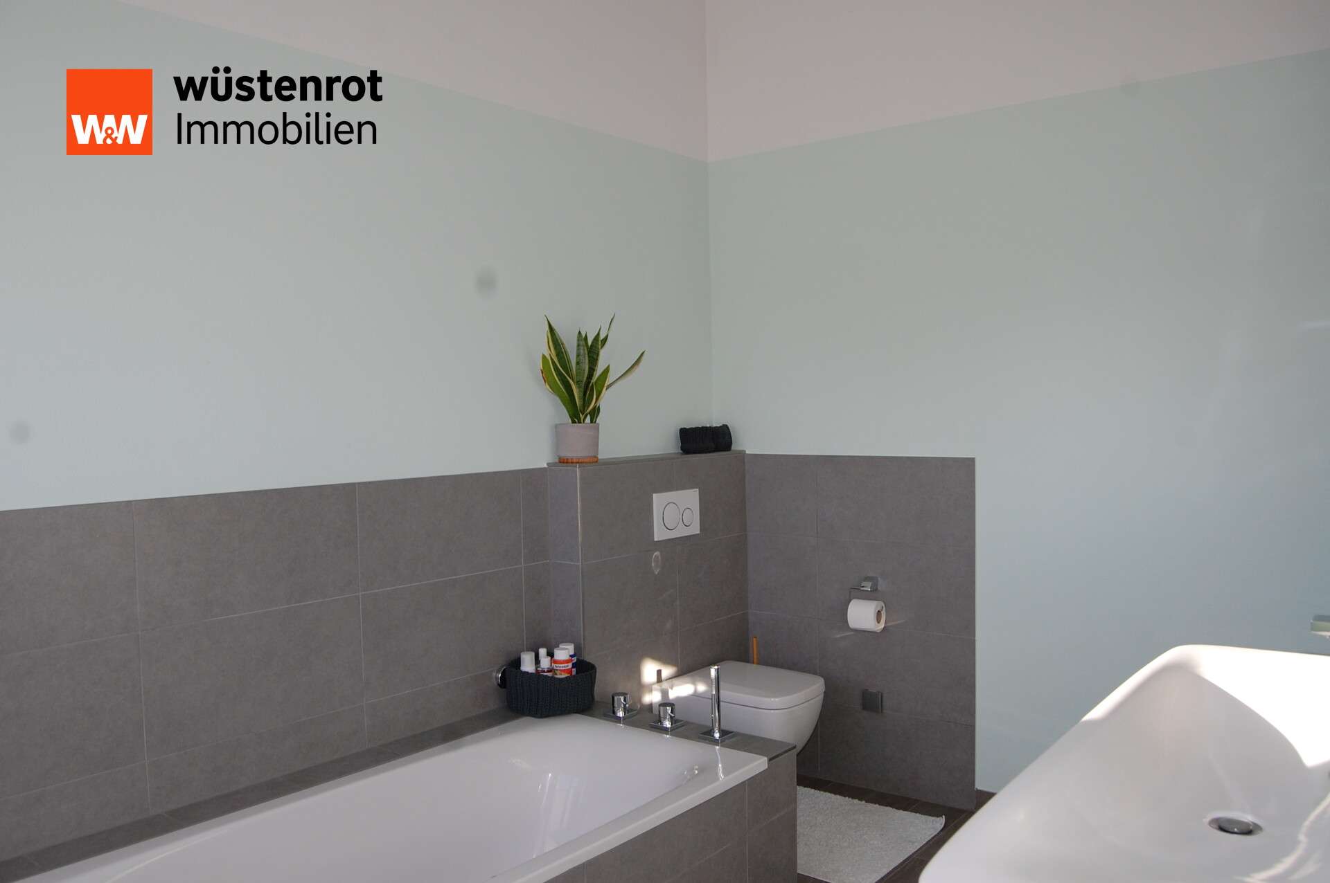 Immobilie in Aholfing - Neuwertiges, modernes Einfamilienhaus auf 1.400 m² Grundstück mit Pool & Doppelgarage – Aholfing - Bild 0