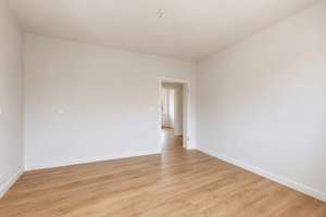 Potenzial pur – Zentral – Vermietungsstark: 3-Zi-ETW in der Weststadt mit hohen Decken & Balkon – Die vollständige Adresse der Immobilie erhältst du vom Anbieter., 76185 Weststadt, Karlsruhe – Vorschaubild 5